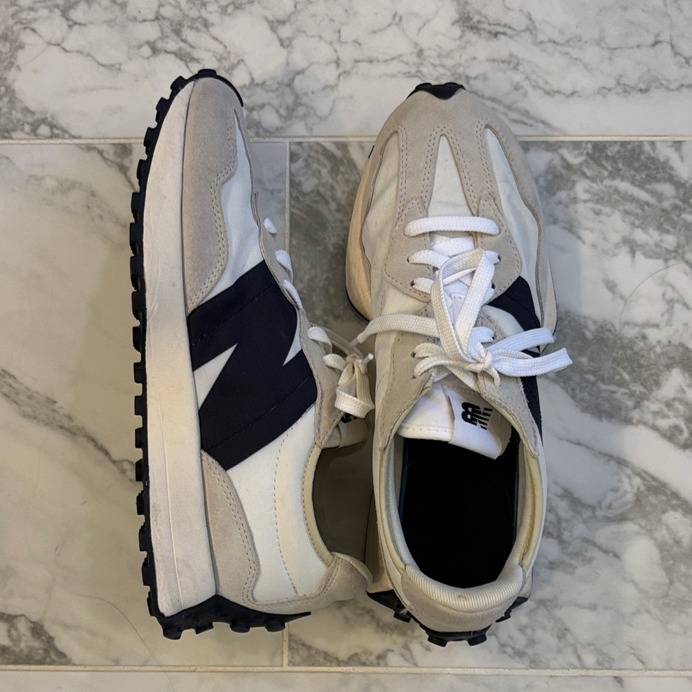 New Balance 327